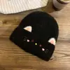 Chapéu de tricô fofo com orelhas de gato e design de gato bordado, chapéu de fio macio e espesso para mulheres, perfeito para outono e inverno, faz o rosto parecer menor e fornece calor em clima frio.