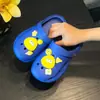 Sandalias perforadas para niños para el verano, niños y niñas, pantuflas para interior y exterior, antideslizantes, resistentes al olor, zapatos perforados para bebé para uso en casa