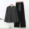 Nueva Colección Otoño/Invierno 2026: Camiseta de manga larga con cuello redondo y rayas blancas y negras, ajuste casual entallado adelgazante, para el día a día, Pantalones rectos de pierna ancha