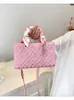 Moda Transfronteiriça Bolsa de Mão Simples Estilo Princesa Diana High-End 2026 Nova Bolsa Feminina Bordada com Lenço Ombro Único Transversal Bolsas