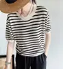 Blusa de Tricô Curta com Manga Curta, Estilo Europeu, Nova para o Verão 2026, Jovem e Estilosa, Color Block, Listrada, Renda com Recortes e Laço com Pedrarias, para Mulheres