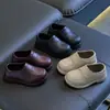 Zapatos casuales de suela blanda para niños para actuaciones escolares, zapatos de un solo color estilo británico, zapatos de vestir para niños, zapatos de cuero negros para niños, elegantes