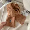 Bufanda Versátil 100% Lana para Mujer con Oso Bordado de Dibujos Animados, Calentador de Cuello Espeso para Otoño e Invierno, Bufanda Versátil de Moda