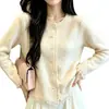 Novedad Otoño 2026 Estilo Dulce Suave Tejido Cárdigan de Manga Larga para Mujer con Botones de Perla Adelgazante Versátil Top Casual