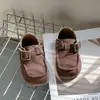 Zapatos retro de ante Birkenstock para bebé, nuevo modelo primavera y otoño 2026, mocasines infantiles de hebilla, zapatos de cuero de suela blanda