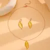 Suministro Transfronterizo Europeo y Americano Moda Retro Pulsera Anillo de Metal Dorado con Pliegues de Hoja Traje Abierto de Dos Piezas para Mujer