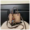 Bolso tote de lujo ligero, retro, con bloques de color, bolso de mano pequeño para mujer, nueva colección 2026, moda de nicho, bolso de hombro versátil, bolso cruzado de moda