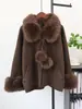 Nueva colección otoño/invierno: Elegante abrigo de punto de lana doble cara estilo francés con un sofisticado diseño patchwork y ribete mullido, un abrigo suéter estiloso para mujer
