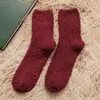 Calcetines de Lana Mixta, Calcetines Lisos de Coral para Hombre, Calcetines de Moda Otoño e Invierno Anti-Pilling, Fuente Especial Venta al por Mayor de Fábrica, Absorbentes de Sudor
