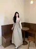 Vestido Quadrado Estilo Francês Feminino Outono 2026 Nova Chegada Cintura Marcada Emagrecedor Camada Base Interna Vestido de Manga Longa