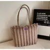 Bolsa Tote de Pelúcia Transfronteiriça Grande Capacidade Bolsa de Axila Moda Feminina Bolsa para o Dia a Dia Cor Sólida Bolsa de Ombro Casual