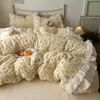 Conjunto de quatro peças em veludo de leite coração de menina grau A, capa de edredom de flanela com renda, lençol de cama, fleece de coral, roupa de cama quente para outono e inverno, 1,8 metros