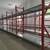 Estanterías de tamaño mediano con agujeros de mariposa, altura ajustable, fabricadas en fábrica, hechas a medida, estanterías de almacenamiento multicapa para exportación de autopartes