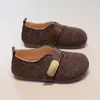 Sapatos Infantis de Couro Retrô 2026 Nova Coleção Primavera e Outono Estilo Britânico para Bebês Sapatos Birkenstock Mocassins Versáteis para Meninas