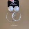 Pendientes Redondos Huecos de Perla con Aguja de Plata Incrustada de Diamantes, Pendientes de Estilo Retro Francés de Lujo Ligero, Pendientes de Nicho Inspirados en el Diseño para Mujeres