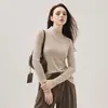 Fábrica de origem personaliza cachecóis, golas e peças básicas de acetato, lã e seda para outono e inverno, oferecendo marca própria e entrega rápida para pequenos pedidos.