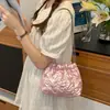 Elegante Bolso de Hombro Fruncido con Hombros Abullonados para Mujer, Verano 2026 Estilo Coreano Simple Estilo Ins Bolso Versátil de Cadena para Debajo del Brazo