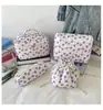 Bolsa de Cosméticos Acolchada de Gran Capacidad Floral de Cuatro Piezas Almacenamiento Portátil Forro Estuche para Lápices de Algodón Cierre de Cordón Set de Viaje de Cuatro Piezas