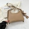 Moda retrô simples elegante cor sólida bolsa de ombro para mulheres 2023 Inverno nova sacola de todos os idiomas