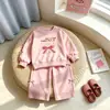 Roupa de menina: moletom fofo de cachorrinho com mangas compridas e calça jogger, roupa esportiva de primavera e outono para bebê, roupas infantis da moda, vestuário infantil transfronteiriço