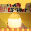 Nueva Luz de Noche de Pastel de la Suerte de Dibujos Animados Recargable por USB Compañero de Sueño para Mesita de Noche Luz Ambiental Doble Uso con Apagado Retardado