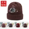 Gorro de Tricô 2022 Inverno Novo Outdoor Quente Engrossado Lã com Forro de Fleece Chapéu para Mãe de Meia-Idade e Idosa Processamento e Personalização