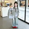 Conjunto de Dos Piezas Estilo Universitario Coreano para Niñas de Primavera y Otoño: Sudadera Falsa de Dos Piezas, Camisa a Rayas y Pantalones de Pierna Ancha para Niños Mayores