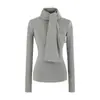 Top de Base Cepillada Ajustado de Moda Otoñal Nuevo con Bufanda Desmontable, Cuello Redondo, Manga Larga para Mujer