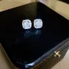 Brincos de Prata Banhados a Ouro 18K com Agulha de Prata, Bordado em Forma de Losango, Brincos Versáteis Exquisitos e Modernos, Brincos de Luxo Leve e de Alta Qualidade para Mulheres