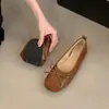 Sapatos de Bico Redondo e Decote Baixo para Mulheres, Novo Estilo Primavera e Verão, Sapatos Slip-On com Laço, Sapatos Vovó de Couro Macio para Mulheres