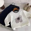 Camiseta de manga comprida para meninos, novo estilo primavera e outono 2026, camiseta básica 100% algodão para bebês meninos, top moderno para menino