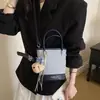 Exquisito Bolso Tote Pequeño para Mujer, Nuevo Verano 2026 Bolso Cubo de Hombro Cruzado Ultra Popular de Moda, Bolso de Viaje