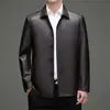 Chaqueta de otoño elegante y moderna para hombre con corte ajustado, cuello de vestir y un look genial y atrevido.
