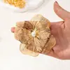 Broche Flor Elegante Elegante Retro Moda Venda Quente Transfronteiriça com Pérola Artificial Incrustada Adequado para Mulheres Usarem em Banquetes e Festivais