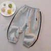Conjunto de ropa para niños 2026 otoño nuevo estilo camisa con cremallera para niños conjunto de dos piezas para bebé primavera y otoño conjunto deportivo casual moderno