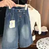 Jeans sueltos de cintura alta de moda para bebé niña otoño 2024 nuevos pantalones de pierna ancha con temperamento para moda de niñas