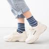 Calcetines Nuevos para Mujer Estilo Japonés Calcetines Finos de Felpa para Mujer Boca Alta Rayas Horizontales Finas Calcetines de Media Pantorrilla Fabricante Venta al por Mayor 6 Colores