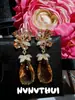 Juego de Cena de Joyería: Aretes de Corona Floral Champagne Moca con Diamantes, Aretes Largos de Araña con Pétalos de Margarita y Diamantes Brillantes