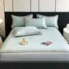 Verão Light Luxury Style Lavável Ice Silk Mat Conjunto de três peças Dobrável Cool Feeling Bed Hat Bed Hat Bed Hat Tapete de ar condicionado