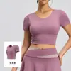 Roupas de Yoga Femininas Manga Curta com Bojo Costas Cruzadas Bonitas Top Esportivo Secagem Rápida Modelagem Justa Roupas para Fitness Corrida Treino