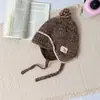Gorro de punto con patrón de cuadritos y caballito para niños estilo japonés coreano cálido con protección para las orejas otoño invierno con forro gorro para bebé comercio exterior