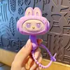 Chaveiro de martelo de silicone para alívio de estresse e fazer barulho para mulheres, chaveiro fofo de animalzinho da moda, acessório para mochila, telefone, roupa