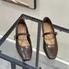Sapatos de Couro Macio Quadrados Estilo Retro Francês Mary Jane Aumentadores de Altura para Mulheres 2026 com Fivela de Tira Única, Sapatos Pequenos de Couro para Mães