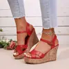 Sandalias de cuña de verano 2026, modelo nuevo, venta directa de fábrica para mujer, sandalias casuales cómodas y versátiles de talla grande para uso en exteriores