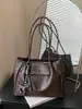 Bolsa de Axila Melaleuca Retro Luxo Leve Feminina Nova Grande Capacidade Estilo Preguiçoso Deslocamento Diário Bolsa Tote de Ombro Único Tendência