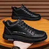 Zapatos para Hombre 2026 Otoño/Invierno Nuevo Estilo Zapatos de Algodón Cálidos con Felpa Suela Gruesa Cómodos Resistentes al Desgaste Zapatos de Tabla Versátiles Deportivos Casuales Zapatos de Cuero