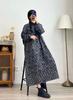 Vestido vintage artístico de manga comprida estampado com fivela semiaberta, feminino, outono de 2024, novo vestido de comprimento médio, forrado de lã, espesso e emagrecedor