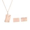 Colgante de sobre abatible de personalidad creativa joyería de acero de titanio galvanizado al vacío estilo elegante collar de pareja con letra en inglés