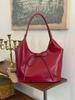 Bolso de mano rojo retro de alta gama, nuevo bolso de hombro bajo el brazo con lazo de gran capacidad, bolso de mano de estilo nicho para uso diario.