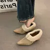 Zapatos Mary Jane Retro de Puntiagudos con Forro de Lana de Gamuza Calientes 2026 Otoño e Invierno Slip-On para Viajar Zapatos Peludos con Tacón de Cuña para Mujer